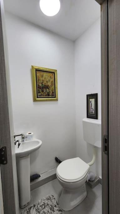 City Center Apt Wfree P Skopje Buitenkant foto
