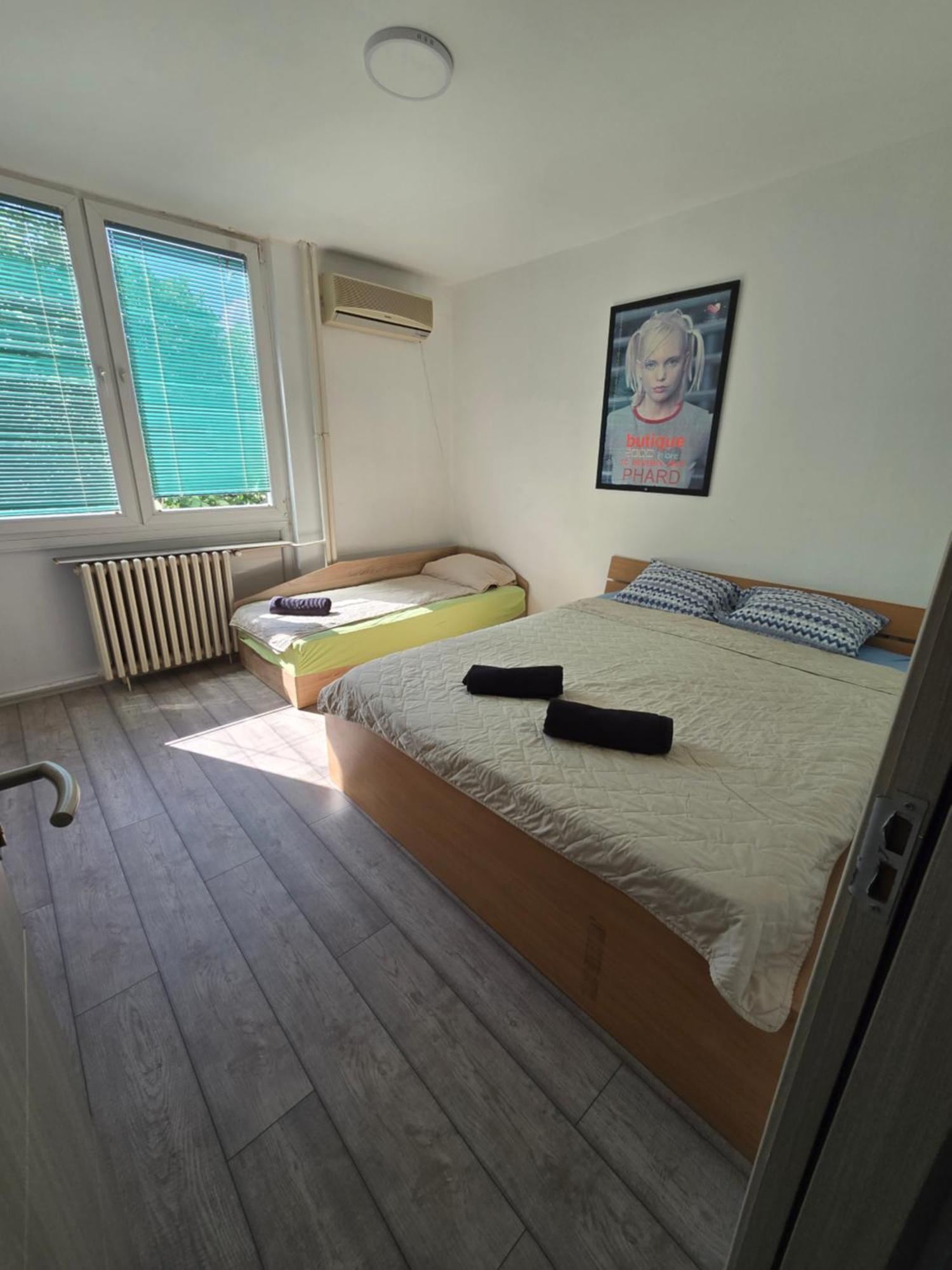 City Center Apt Wfree P Skopje Buitenkant foto