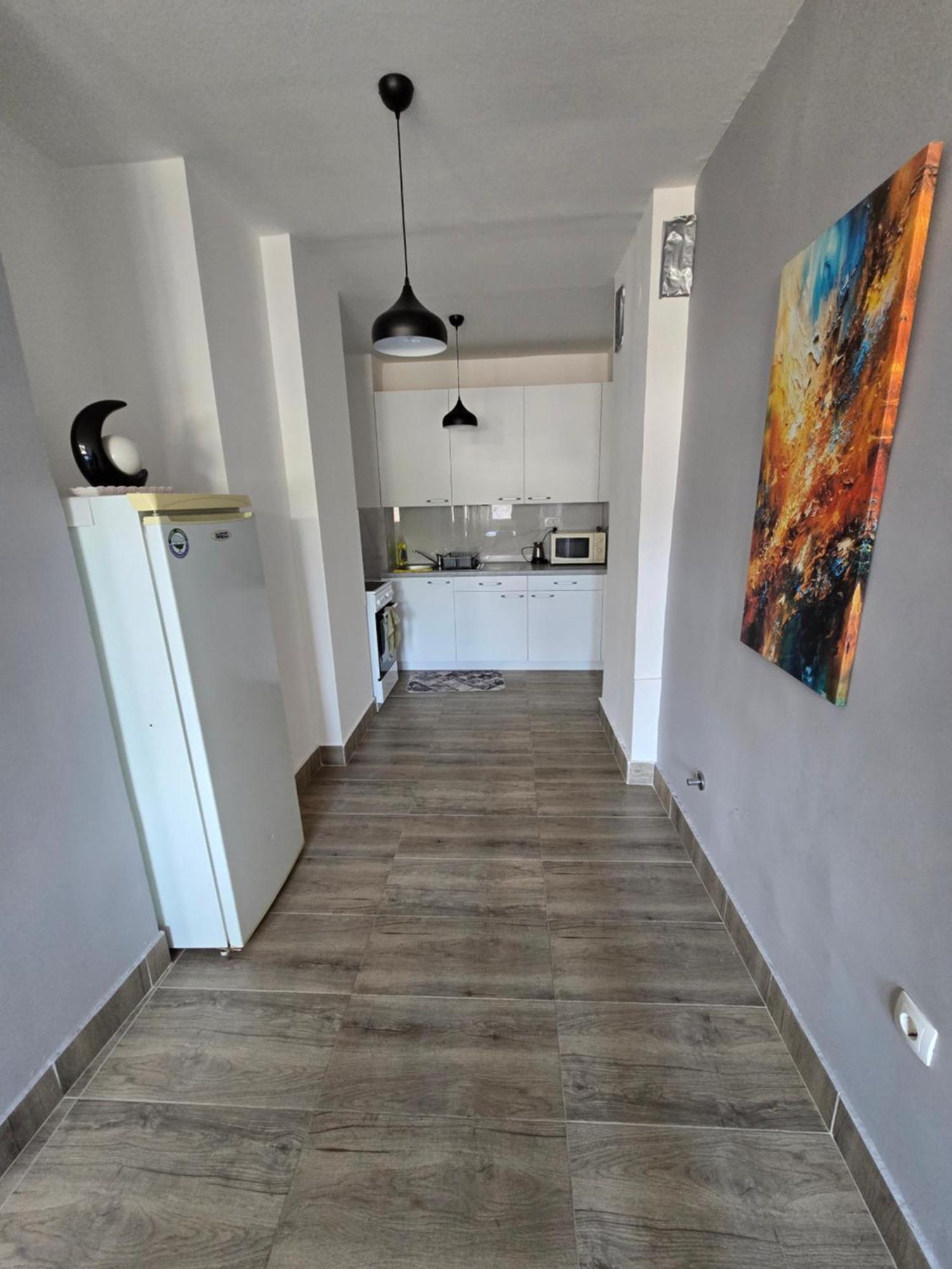 City Center Apt Wfree P Skopje Buitenkant foto